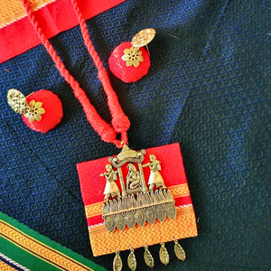 Red Fabric Chokar